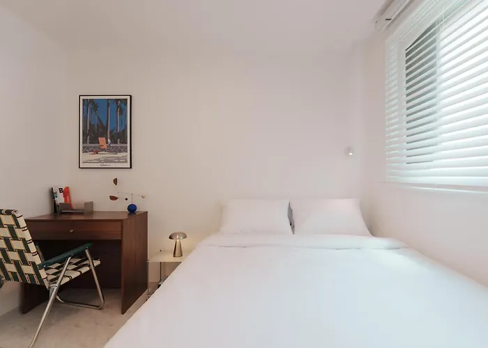 센트럴강남주차가능한3room빌라2호선9호선 Appartement